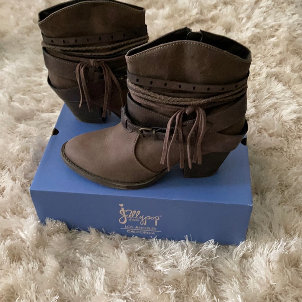 Super Cute Jellypop distressed brown ankle boots